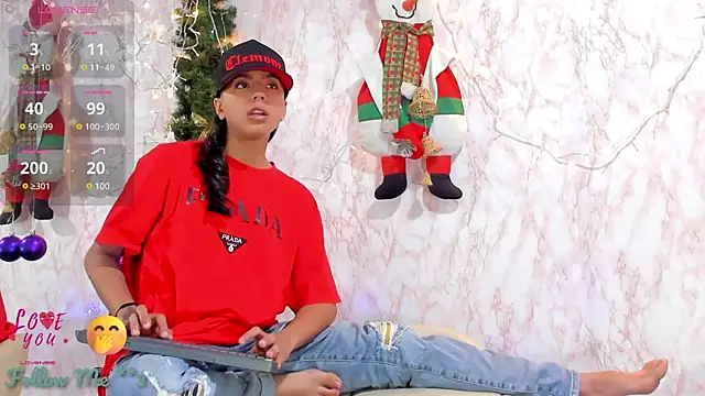 Snapshot of BarbieHotLaura chatting on 12-24-24, 02:54 BarbieHotLaura online show from 12-24-24, 02:54