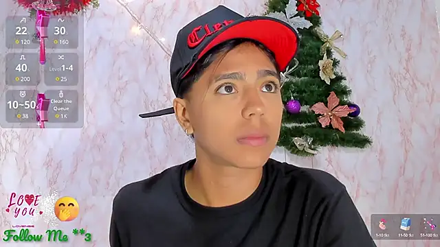 Snapshot of BarbieHotLaura chatting on 12-27-24, 02:04 BarbieHotLaura online show from 12-27-24, 02:04