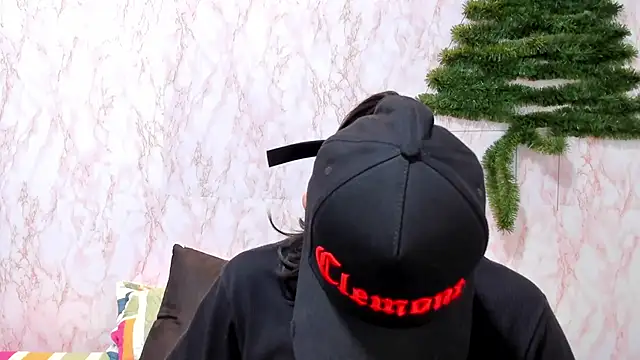 Snapshot of BarbieHotLaura chatting on 01-09-25, 08:22 BarbieHotLaura online show from 01-09-25, 08:22