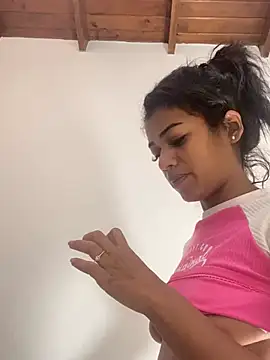 Snapshot of BarbieHotLaura chatting on 01-11-25, 04:14 BarbieHotLaura online show from 01-11-25, 04:14