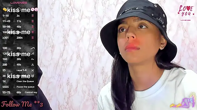 Snapshot of BarbieHotLaura chatting on 01-11-25, 11:35 BarbieHotLaura online show from 01-11-25, 11:35