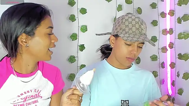 Snapshot of BarbieHotLaura chatting on 01-18-25, 06:10 BarbieHotLaura online show from 01-18-25, 06:10