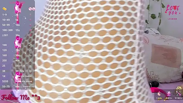 Snapshot of BarbieHotLaura chatting on 02-04-25, 01:56 BarbieHotLaura online show from 02-04-25, 01:56