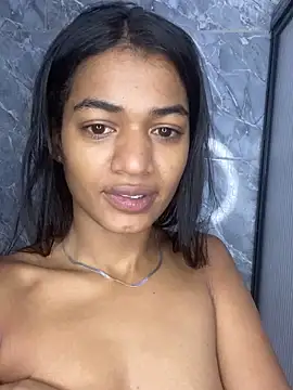 Snapshot of BarbieHotLaura chatting on 11-04-25, 06:51 BarbieHotLaura online show from 11-04-25, 06:51