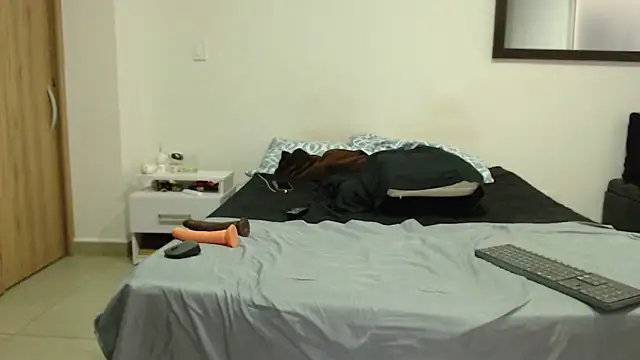 Snapshot of AnnieRoss69 chatting on 09-30-25, 08:47 AnnieRoss69 online show from 09-30-25, 08:47