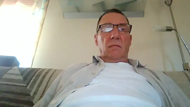 Snapshot of Piero1966@xh chatting on 10-05-25, 02:15 Piero1966xh online show from 10-05-25, 02:15