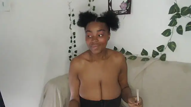 lyssyhorny online show from 09-25-25, 01:04