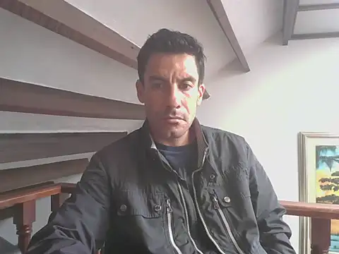 Snapshot of elkike1980 chatting on 04-30-26, 02:12 elkike1980 online show from 04-30-26, 02:12