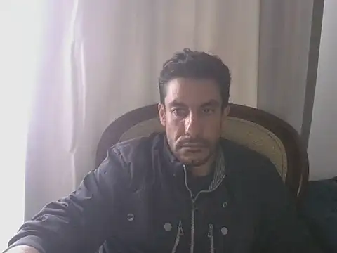 Snapshot of elkike1980 chatting on 05-07-26, 02:33 elkike1980 online show from 05-07-26, 02:33