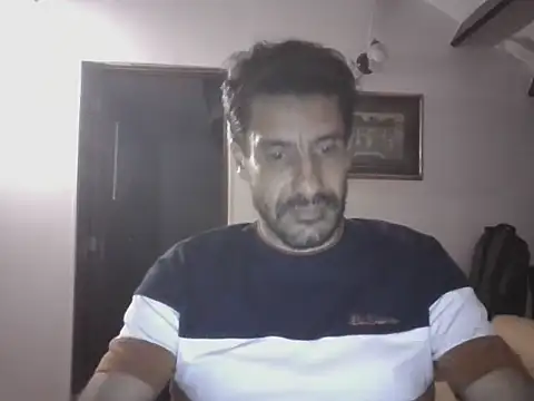 Snapshot of elkike1980 chatting on 05-16-26, 01:13 elkike1980 online show from 05-16-26, 01:13