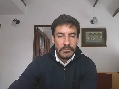 Snapshot of elkike1980 chatting on 05-19-26, 04:24 elkike1980 online show from 05-19-26, 04:24