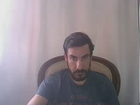 Snapshot of elkike1980 chatting on 06-23-26, 02:48 elkike1980 online show from 06-23-26, 02:48