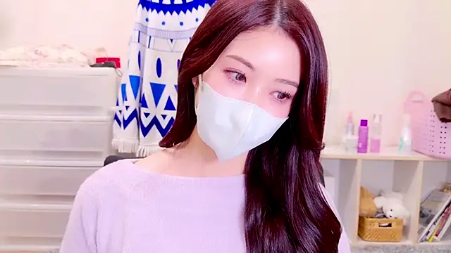 Snapshot of oxo_yuna_oxo chatting on 12-10-24, 12:05 oxo yuna oxo online show from 12-10-24, 12:05