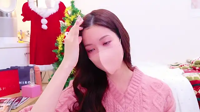 Snapshot of oxo_yuna_oxo chatting on 12-23-24, 11:14 oxo yuna oxo online show from 12-23-24, 11:14