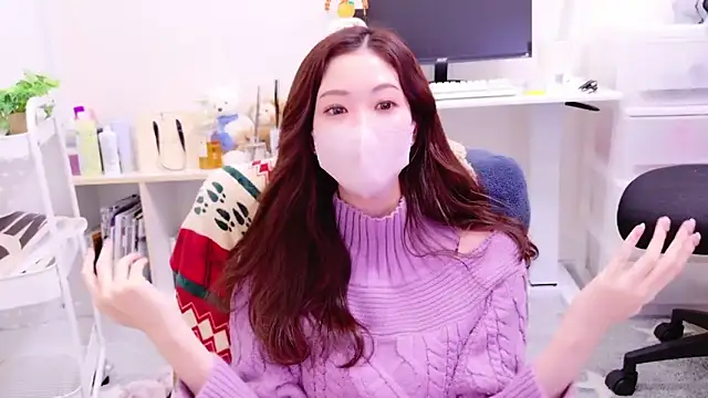 Snapshot of oxo_yuna_oxo chatting on 12-30-24, 12:09 oxo yuna oxo online show from 12-30-24, 12:09