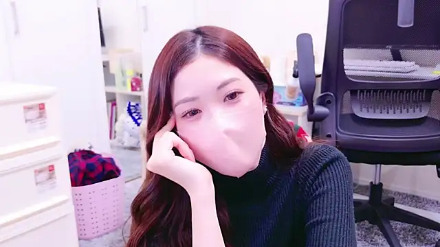 Snapshot of oxo_yuna_oxo chatting on 01-11-25, 09:36 oxo yuna oxo online show from 01-11-25, 09:36