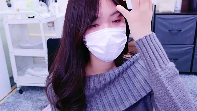 Snapshot of oxo_yuna_oxo chatting on 02-15-25, 01:27 oxo yuna oxo online show from 02-15-25, 01:27