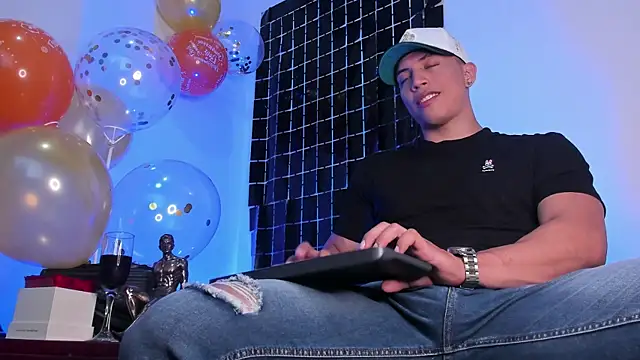 ThomsEvery  online show from 03-22-25, 01:00