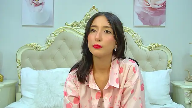 Snapshot of NicoleLimp chatting on 01-14-25, 09:20 NicoleLimp online show from 01-14-25, 09:20