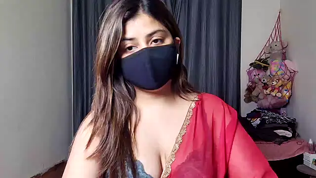Snapshot of Hoty-Shivangi chatting on 02-17-26, 12:18 Hoty-Shivangi online show from 02-17-26, 12:18