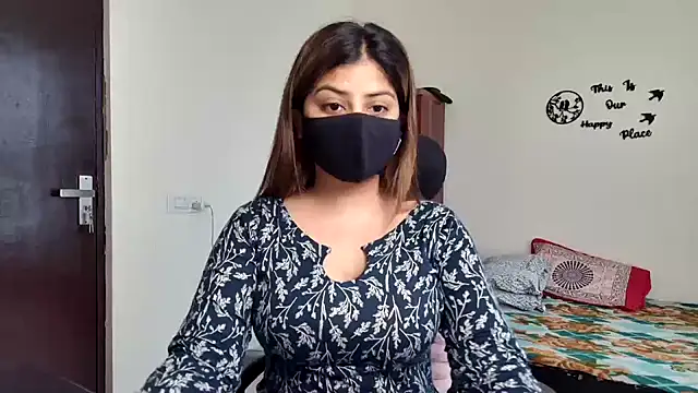 Snapshot of Hoty-Shivangi chatting on 02-26-26, 08:57 Hoty-Shivangi online show from 02-26-26, 08:57