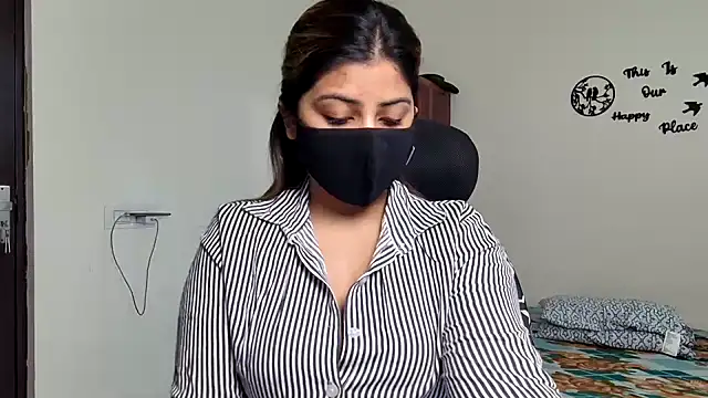 Snapshot of Hoty-Shivangi chatting on 02-27-26, 10:26 Hoty-Shivangi online show from 02-27-26, 10:26