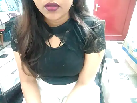 Snapshot of aarushi_sharmaa chatting on 02-15-25, 03:31 aarushi sharmaa online show from 02-15-25, 03:31