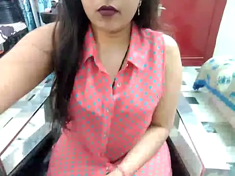 Snapshot of aarushi_sharmaa chatting on 03-08-25, 12:20 aarushi sharmaa online show from 03-08-25, 12:20