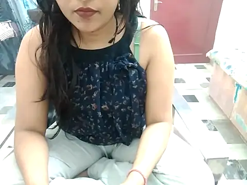 Snapshot of aarushi_sharmaa chatting on 03-15-25, 02:14 aarushi sharmaa online show from 03-15-25, 02:14