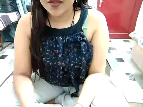 Snapshot of aarushi_sharmaa chatting on 03-16-25, 05:17 aarushi sharmaa online show from 03-16-25, 05:17