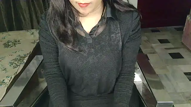 Snapshot of aarushi_sharmaa chatting on 11-21-25, 04:22 aarushi sharmaa online show from 11-21-25, 04:22