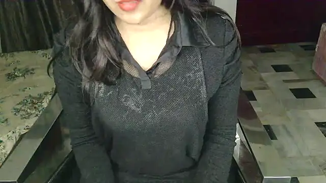 Snapshot of aarushi_sharmaa chatting on 11-23-25, 05:24 aarushi sharmaa online show from 11-23-25, 05:24