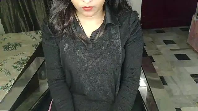 Snapshot of aarushi_sharmaa chatting on 11-27-25, 03:47 aarushi sharmaa online show from 11-27-25, 03:47