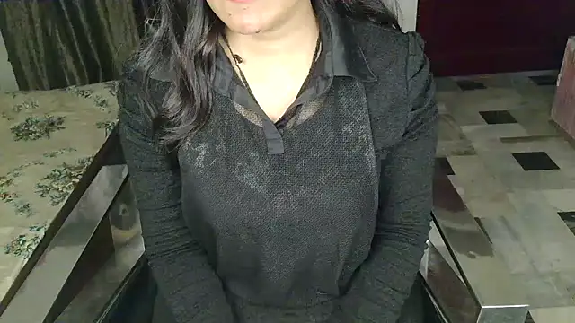 Snapshot of aarushi_sharmaa chatting on 11-28-25, 03:53 aarushi sharmaa online show from 11-28-25, 03:53