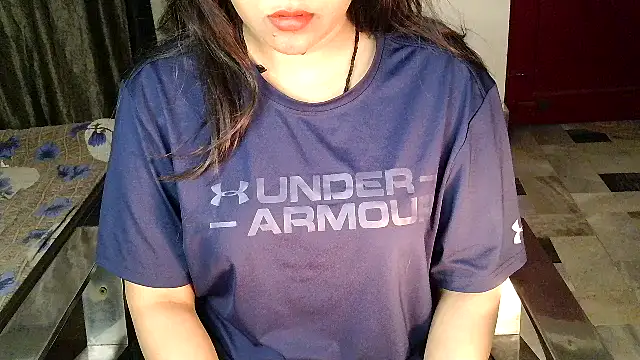 Snapshot of aarushi_sharmaa chatting on 12-18-25, 02:28 aarushi sharmaa online show from 12-18-25, 02:28