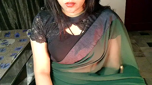 Snapshot of aarushi_sharmaa chatting on 12-19-25, 01:01 aarushi sharmaa online show from 12-19-25, 01:01