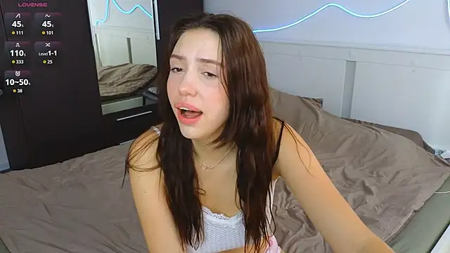 Snapshot of AliceSpark chatting on 09-23-25, 08:17 AliceSpark online show from 09-23-25, 08:17