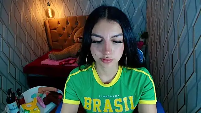 Snapshot of Angelchristix chatting on 05-12-26, 02:14 Angelchristix online show from 05-12-26, 02:14