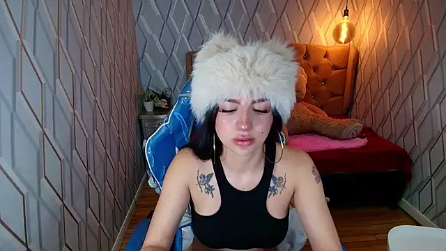 Snapshot of Angelchristix chatting on 06-04-26, 02:01 Angelchristix online show from 06-04-26, 02:01