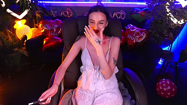 Snow WhiteeeX online show from 02-14-25, 05:09