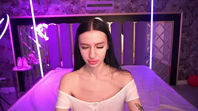 Snow WhiteeeX online show from 03-25-26, 06:41