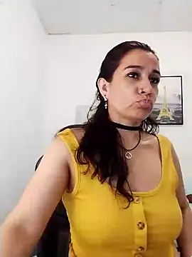 Snapshot of Hikaryfire chatting on 02-06-25, 03:59 Hikaryfire online show from 02-06-25, 03:59