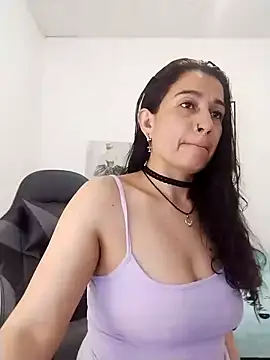 Snapshot of Hikaryfire chatting on 02-09-25, 03:11 Hikaryfire online show from 02-09-25, 03:11