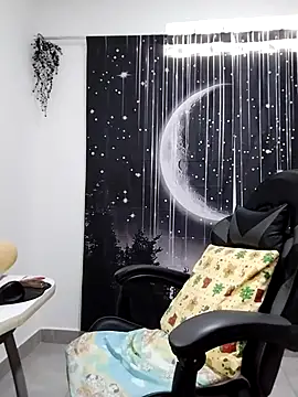 Snapshot of Hikaryfire chatting on 10-11-25, 01:53 Hikaryfire online show from 10-11-25, 01:53