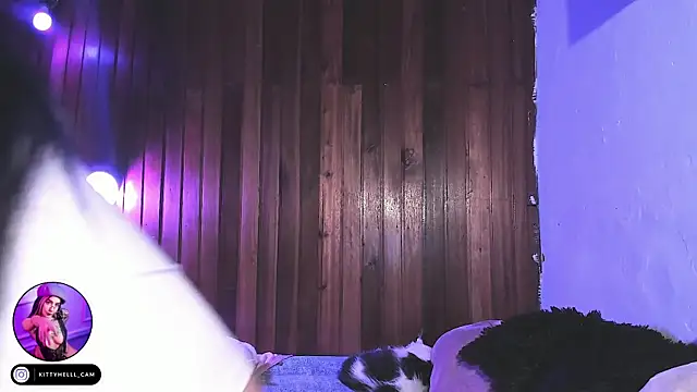 Snapshot of Alice_woodville chatting on 11-18-25, 01:33 Alice woodville online show from 11-18-25, 01:33