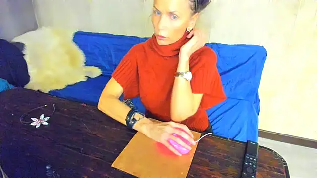 Snapshot of Elizabe_th chatting on 07-24-26, 08:07 Elizabe th online show from 07-24-26, 08:07