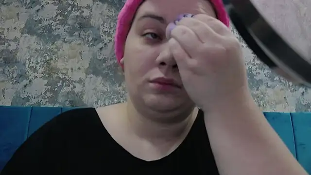 Snapshot of MelanieBrownn chatting on 01-09-25, 03:26 MelanieBrownn online show from 01-09-25, 03:26