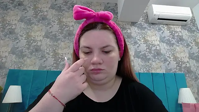 Snapshot of MelanieBrownn chatting on 02-03-25, 06:34 MelanieBrownn online show from 02-03-25, 06:34