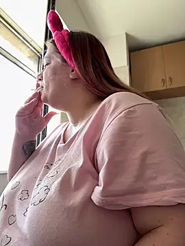 Snapshot of MelanieBrownn chatting on 02-14-25, 12:14 MelanieBrownn online show from 02-14-25, 12:14