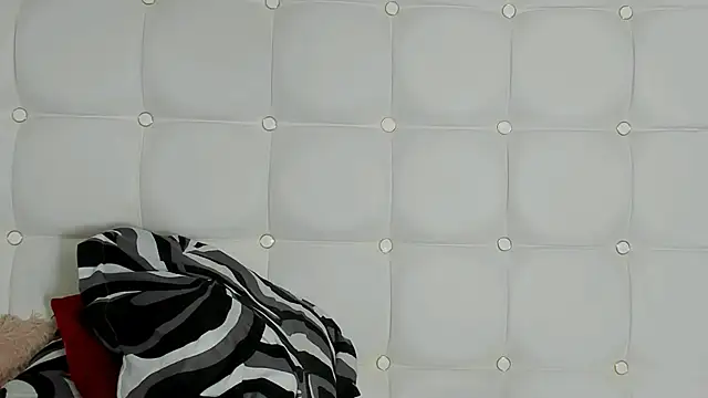 Snapshot of MelanieBrownn chatting on 02-28-25, 06:20 MelanieBrownn online show from 02-28-25, 06:20